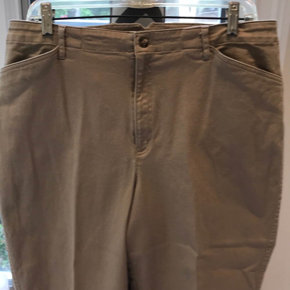 Great classic khaki Capri. 97 cotton and 3% spande